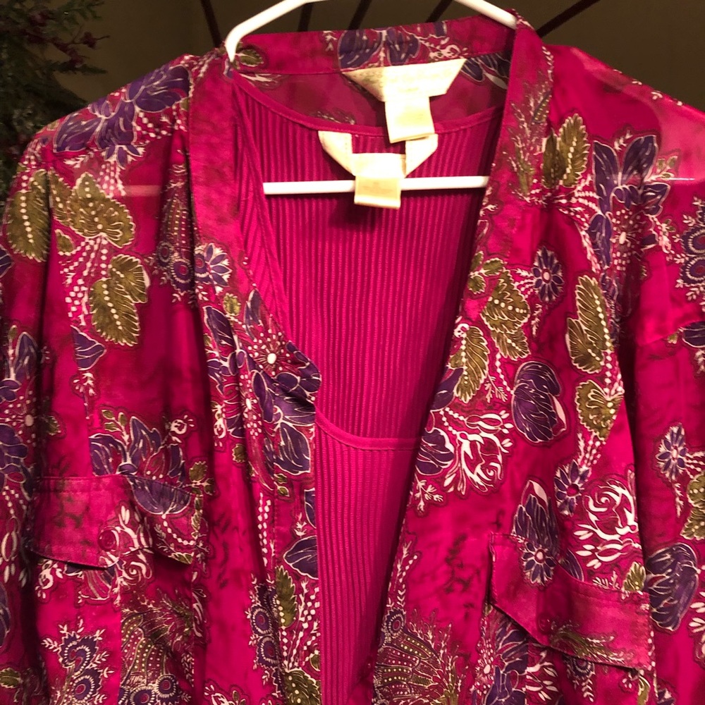 Floral fushia NY Design Co tank and sheer shirt. 5X